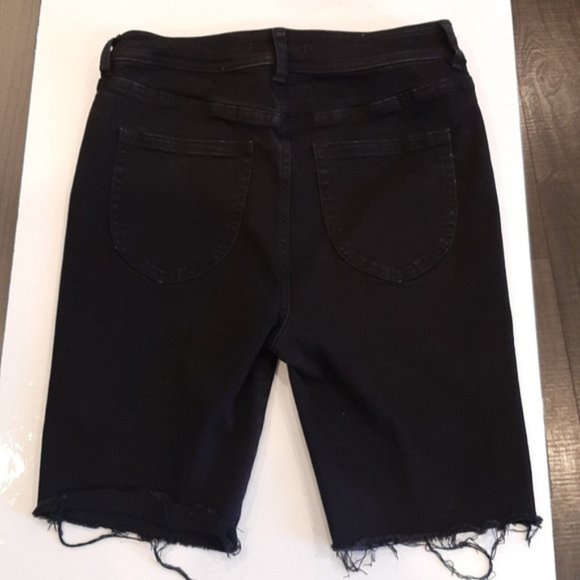 ⏬ Free People So Chic Shorts Womens Size 30 Clean Black Bermuda Denim Raw Hem - Picture 15 of 16